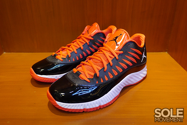 Jordan Super Fly Low Black Total Crimson 2