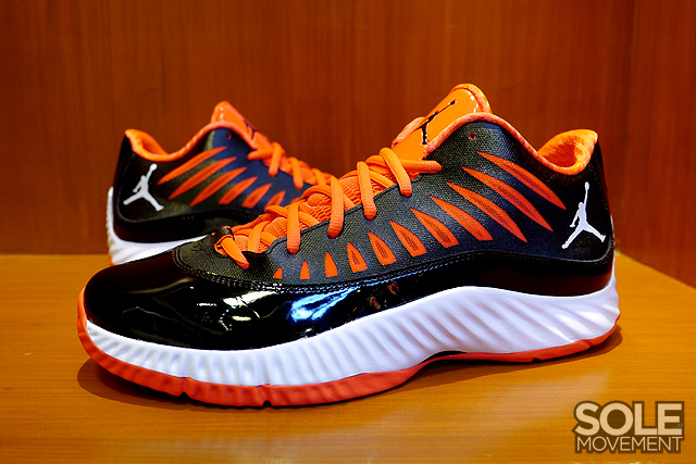 Jordan Super Fly Low Black Total Crimson 3
