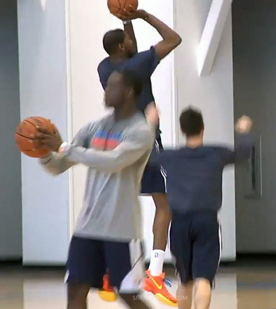 Kevin Durant Wearing Unidentified New Nike Lowtop Model 5