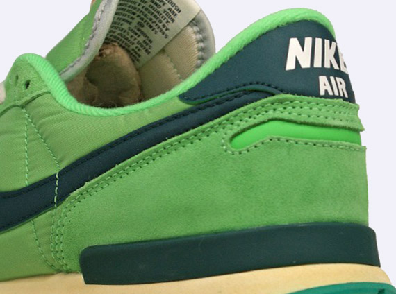 Nike Air Vortex VNTG "Poison Green"