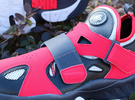 Nike Air Trainer Huarache '94 - Hyper Red - Neutral Grey - Black