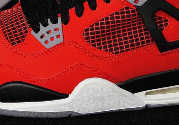Air Jordan Iv Toro Red 3