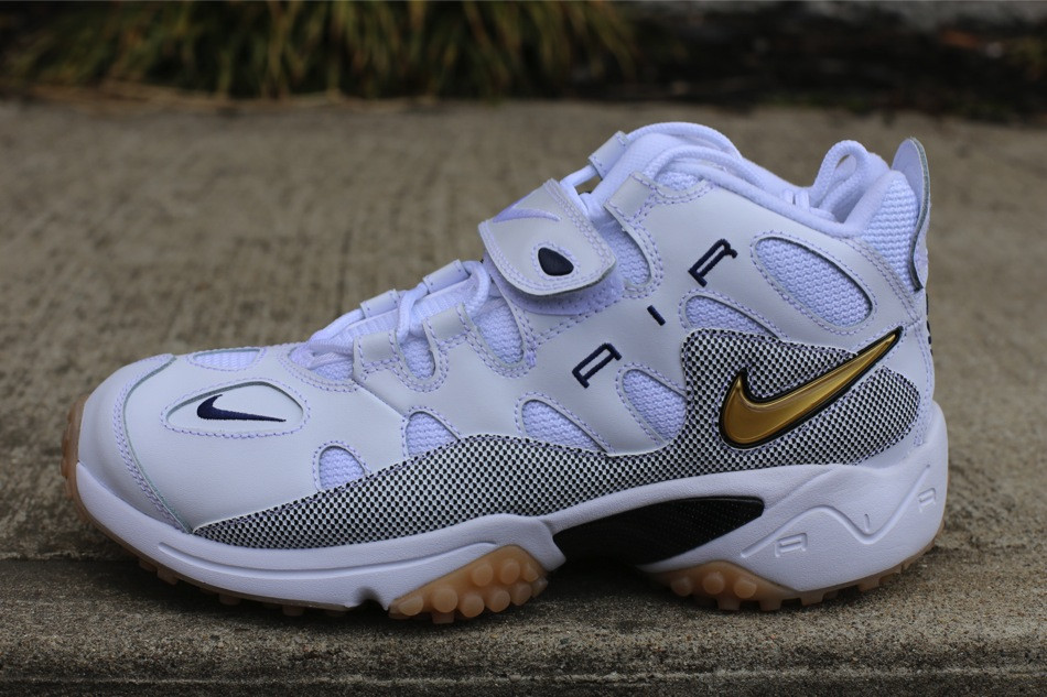 Nike Air Turf Raider White Metallic Gold Midnight Navy 04