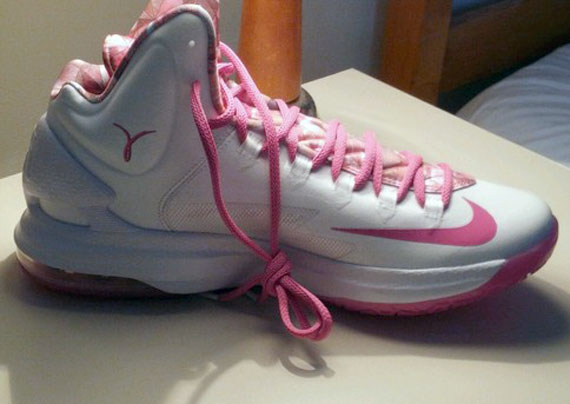 Nike KD V Premium "Aunt Pearl" - Release Date