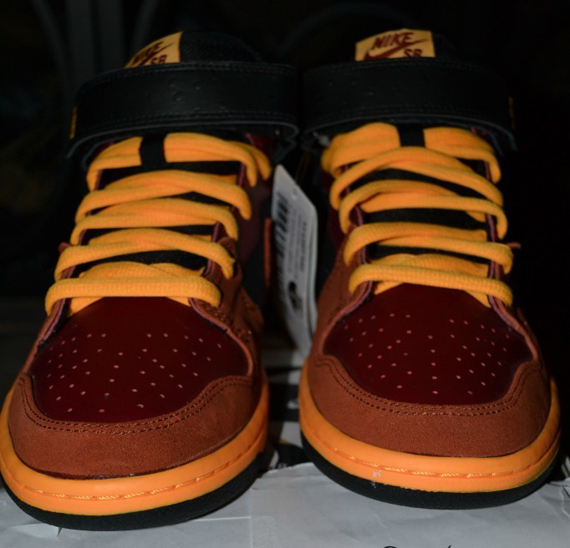 Nike Sb Dunk Mid Red Orange Black Ostrich 4
