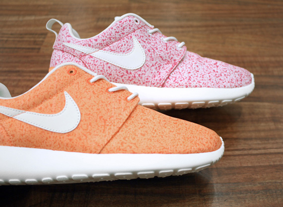 Nike Wmns Roshe Run Speckle 02