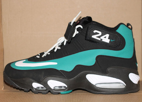 Sneaker News 25 Years Of Air Max 17