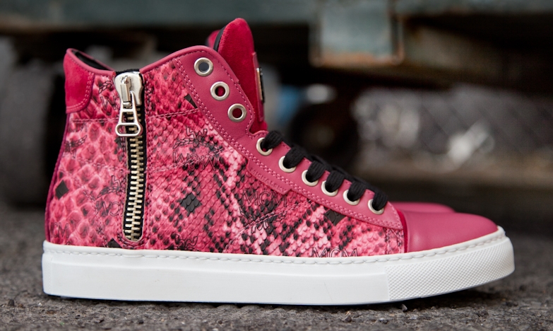 Mcm Urban Nomad Iii Red Python 02