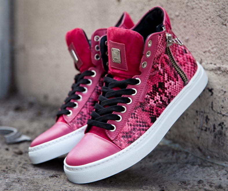 Mcm Urban Nomad Iii Red Python 03