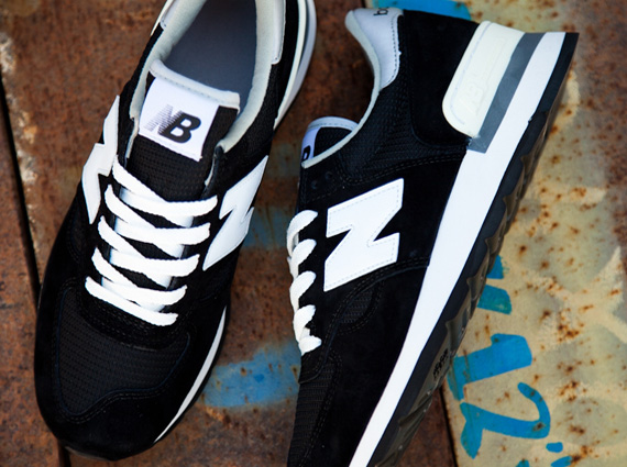 New Balance 990 OG – Black | Available