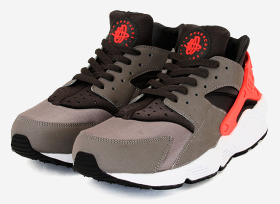 Nike Air Hurache Sport Grey Total Crimson Midnight Fog