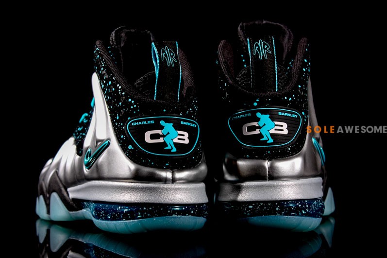 Nike Barkley Posite Max Pure Platinum Black Cyber Blue 01