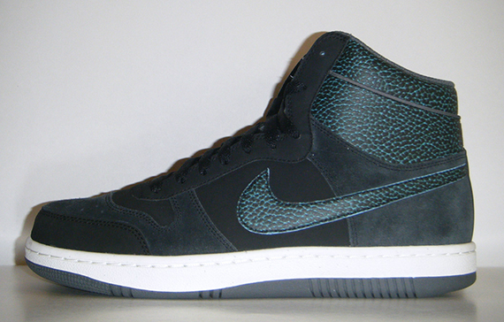 Nike Sky Team 87 Black Green Holiday 2013 Sample 1