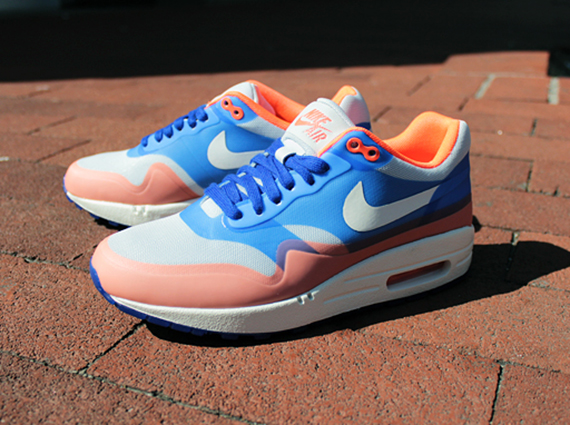 Nike Wmns Air Max 1 Hyperfuse Hyper Blue Total Crimson 1
