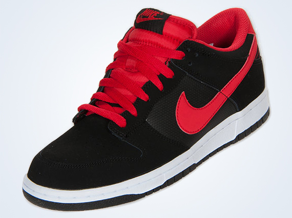 Nike Dunk Low - Black - Red