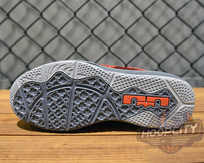 Nike Lebron X Low University Red Pure Platinum Stadium Grey 01