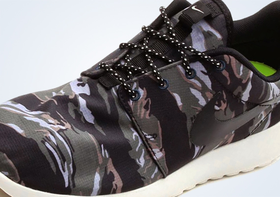 Nike Roshe Run Grey Camo 1