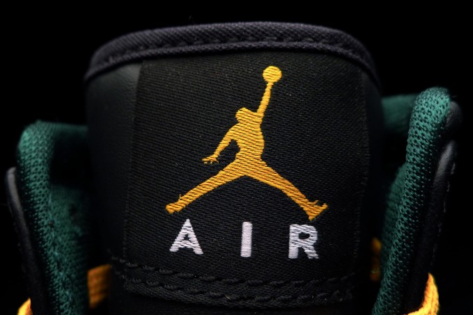 Air Jordan 1 Mid Gorge Green Sonic Yellow 3