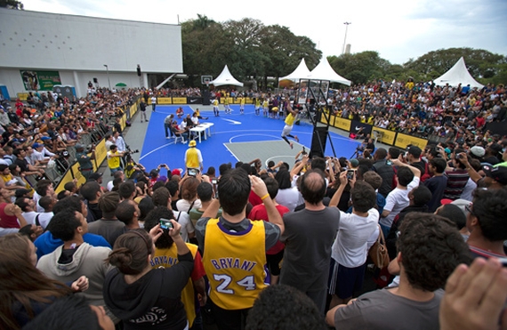 Kobe Bryant Visits Brazil 08