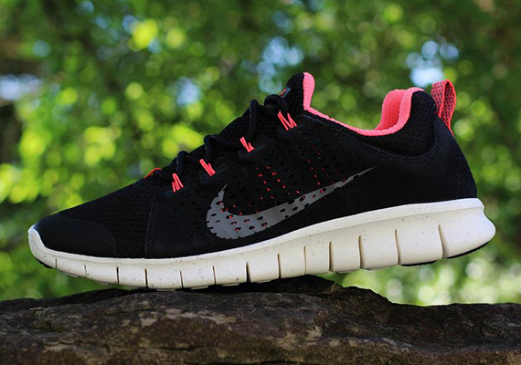 Nike Free Powerlines+ II – Black – Pink