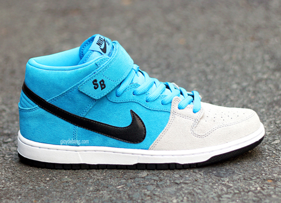 Nike Sb Dunk Mid Beavis