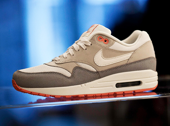 Nike Wmns Air Max 1 Sail Mortar 1