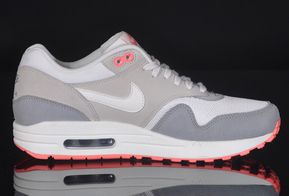 Nike Wmns Air Max 1 Sail Mortar 3
