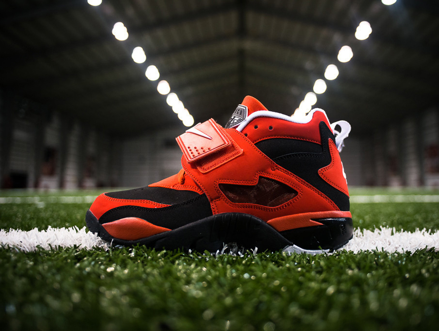 Challenge Red Diamond Turf 1