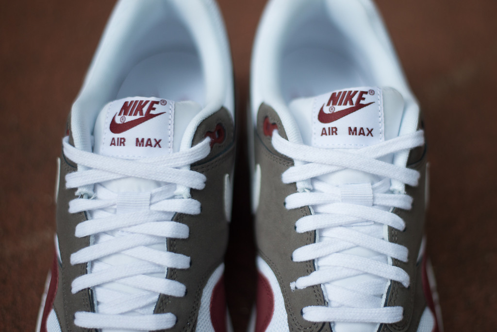 Nike Air Max 1 Essential Burgundy White 01