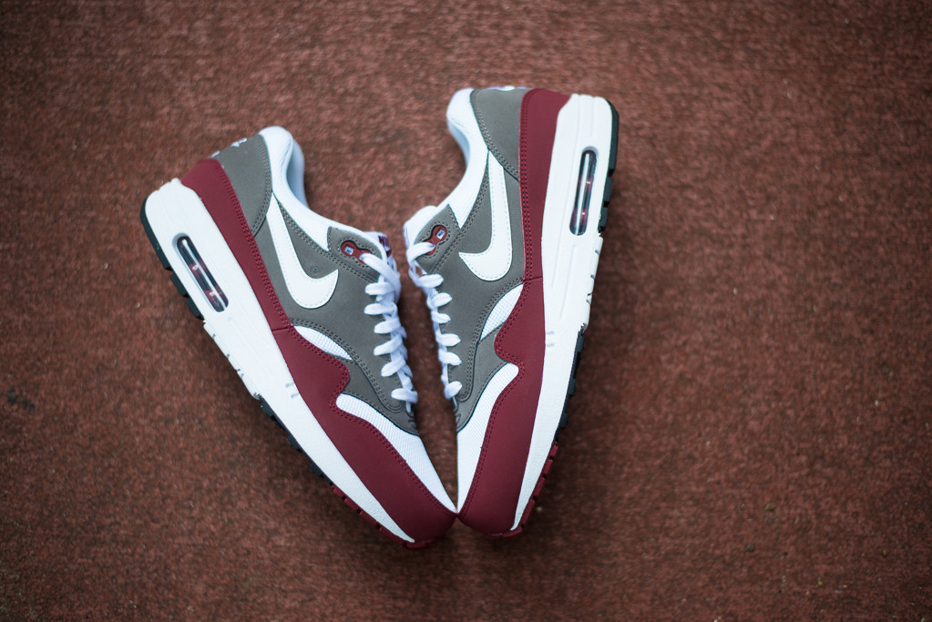 Nike Air Max 1 Essential Burgundy White 05