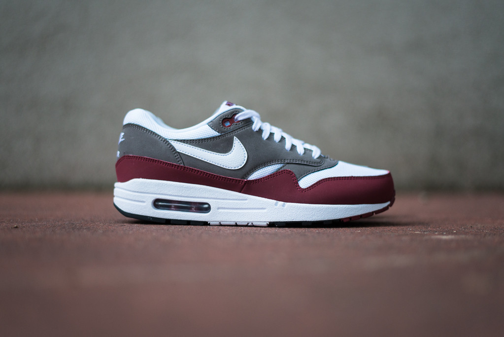 Nike Air Max 1 Essential Burgundy White 06