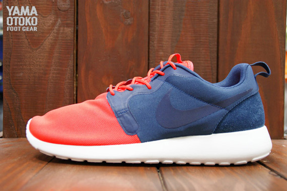 Nike Roshe Run Hyp Total Crimson Squadron Blue 2