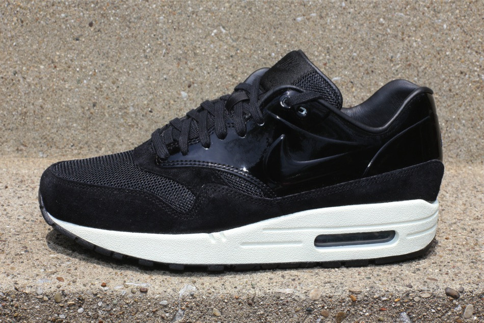 Wmns Nike Air Max 1 Vt Qs Black Sail 03