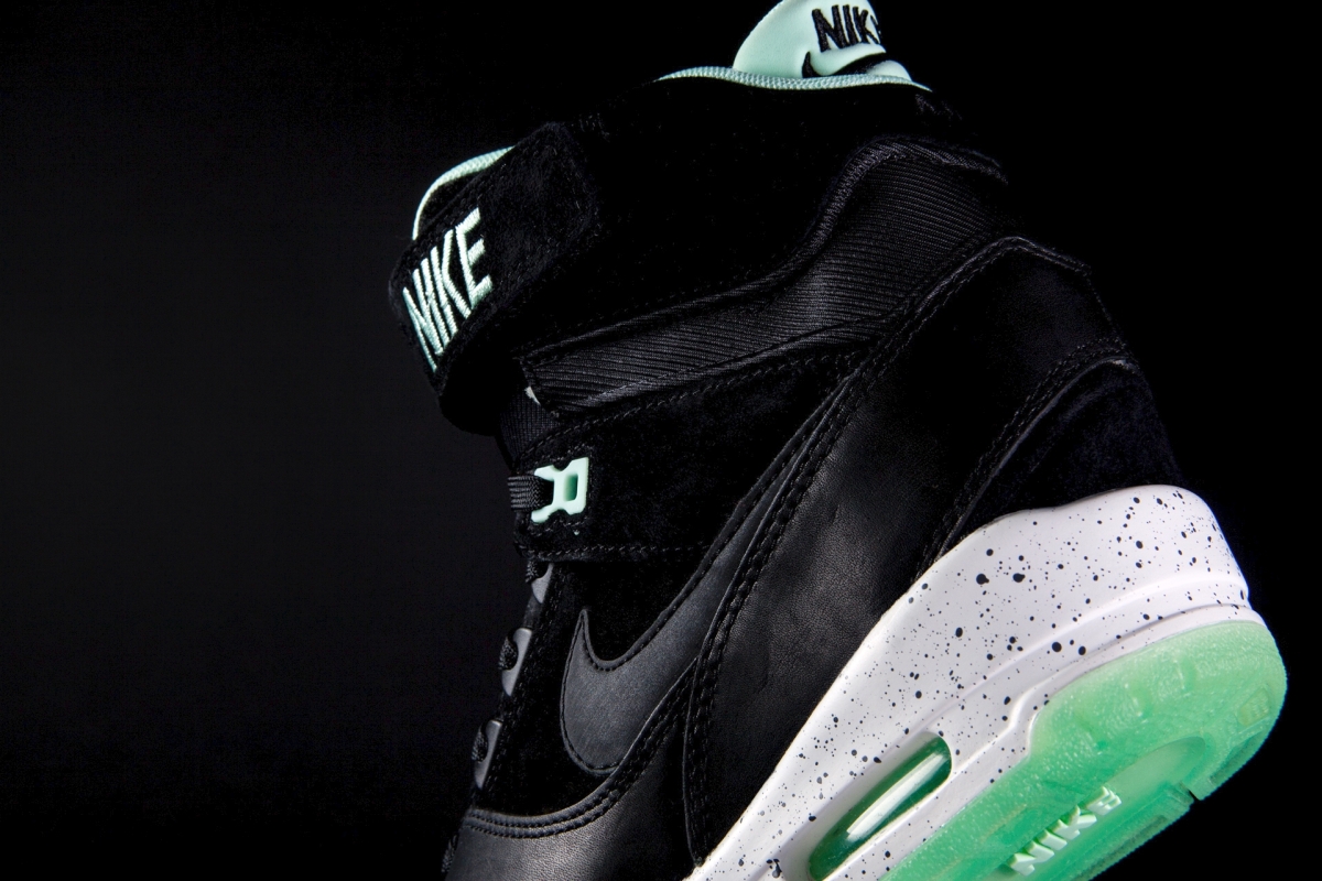 Nike Air Revolution Loverution Pack 01