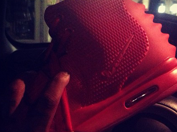 "Red October" Nike Air Yeezy 2 Preview