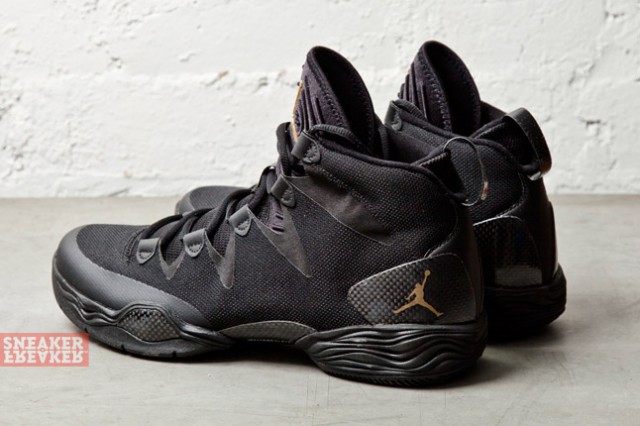 Air Jordan Xx8 Lite Black Metallic Gold 3