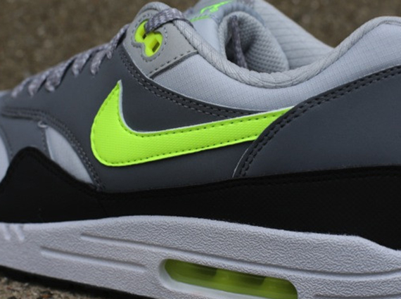 Nike Air Max 1 Essential - Dusty Grey - Volt - Cool Grey