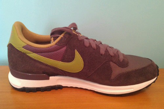 Nike Air Solstice Burgundy Gold 3
