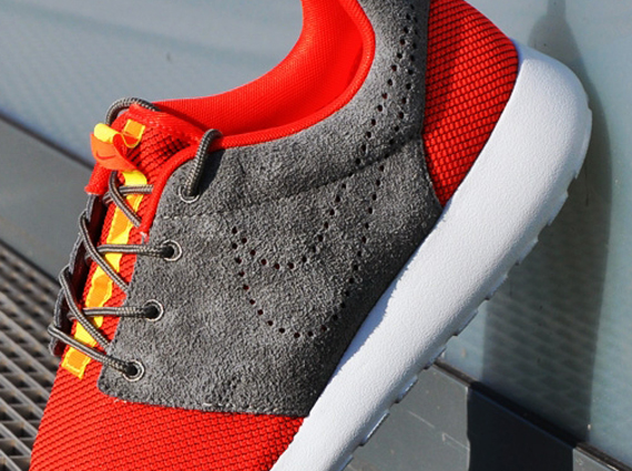 Nike Roshe Run - Challenge Red - Dark Pewter - Total Crimson