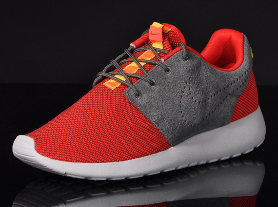 Nike Roshe Run Challenge Red Dark Pewter Total Crimson 3