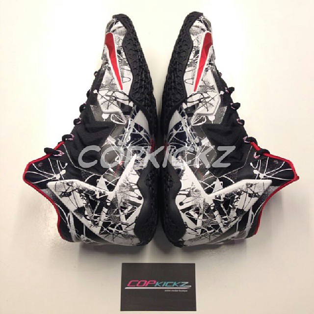 Graffiti Lebron 11 04