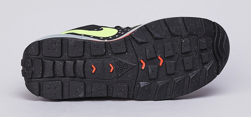 Nike Acg Alder Low Cargo Khaki Flash Lime Black 05