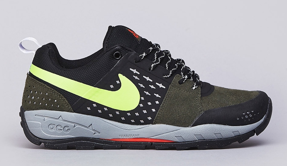 Nike Acg Alder Low Cargo Khaki Flash Lime Black 06
