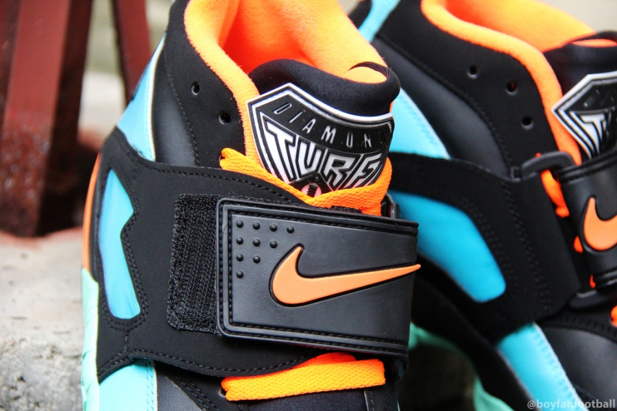 Nike Air Diamond Turf Black Blue Orange Mint 01