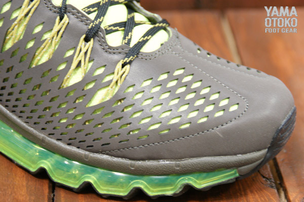 Nike Air Max Graitron Newsprint Gold Volt 4