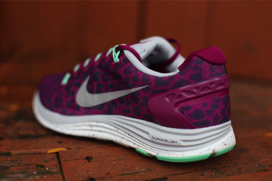 Nike Wmns Lunarglide 5 Ext Red Purple 2