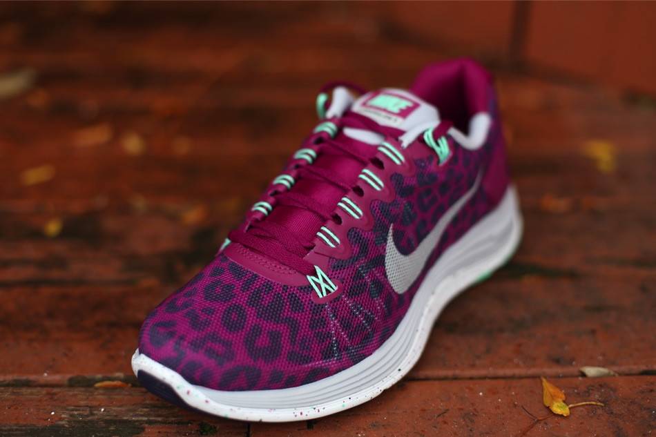 Nike Wmns Lunarglide 5 Ext Red Purple 3