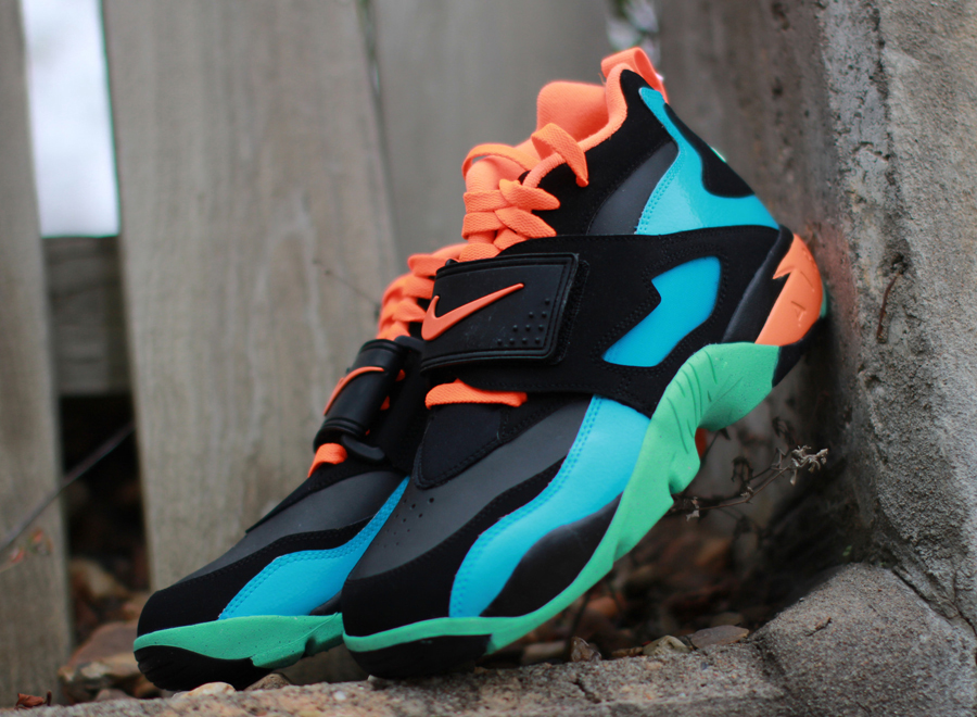 Diamond Turf Blue Orange 21