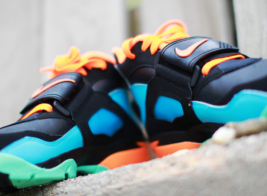 Diamond Turf Blue Orange 4