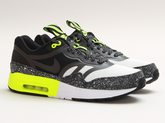 Nike Air Max 1 Night Run Summit White Black Volt